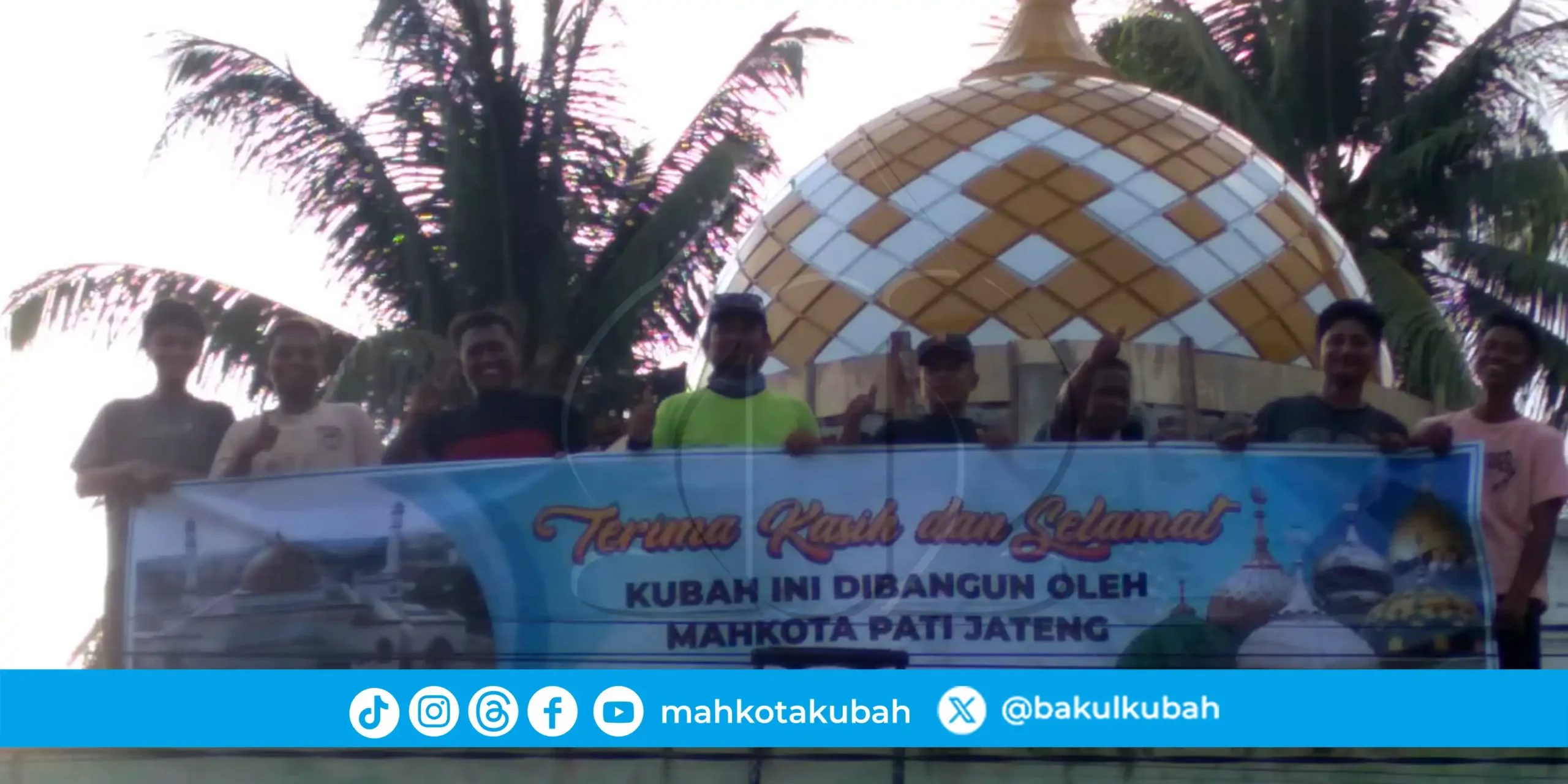 Pemasangan Kubah Enamel Dehiada Pohuwato