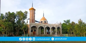 pemasangan kubah galvalume Dayah Al Fata Trienggadeng Pidie Jaya Aceh